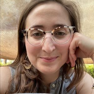 Meet your Posher, Casey